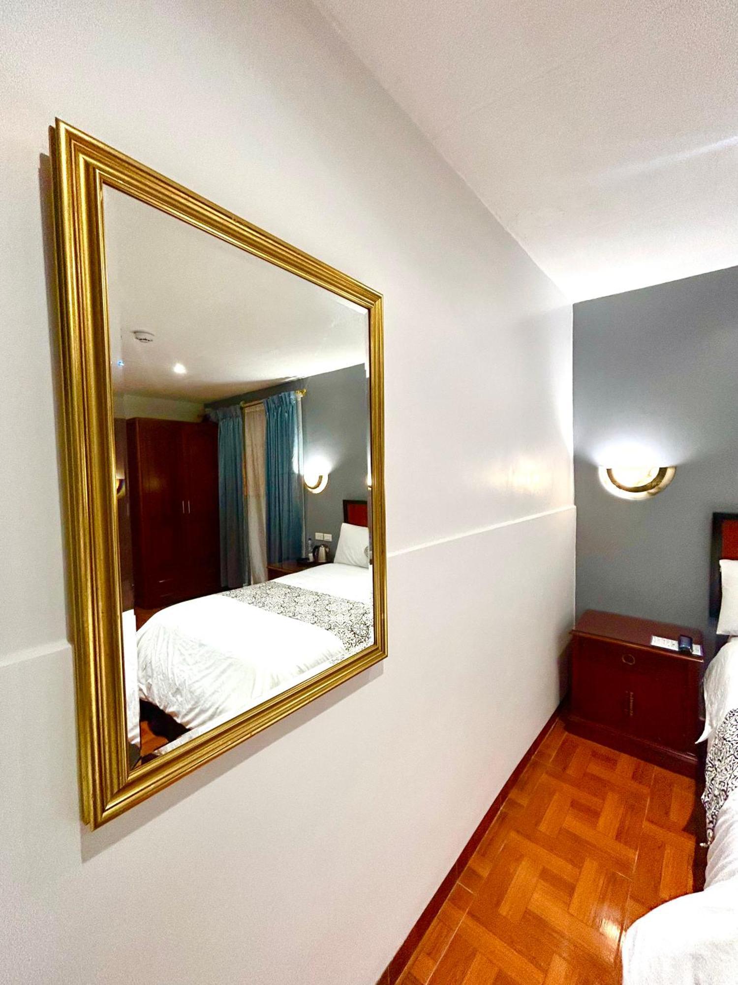 Accel Hotel La Quinta Ibarra Exteriör bild