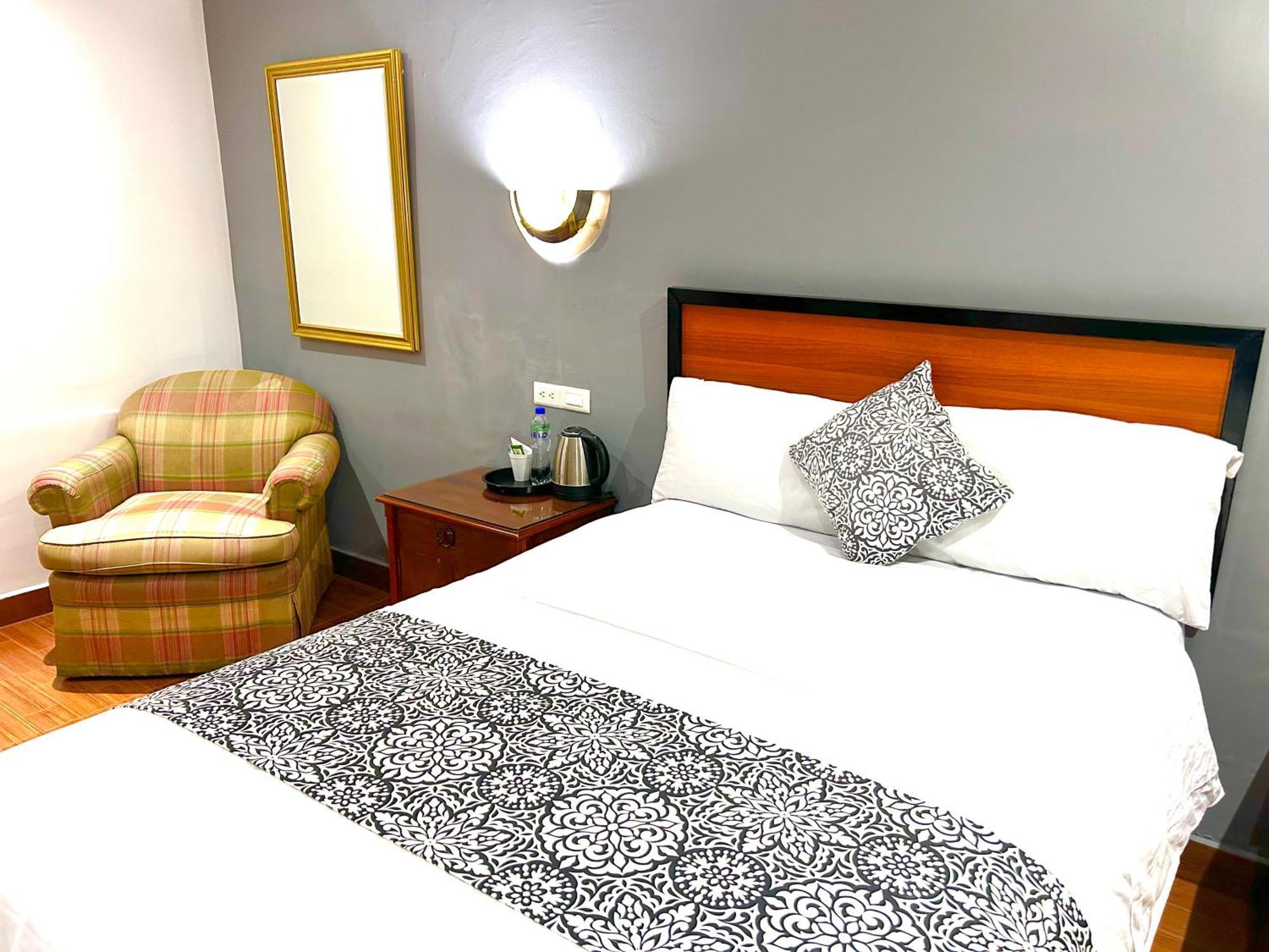 Accel Hotel La Quinta Ibarra Exteriör bild
