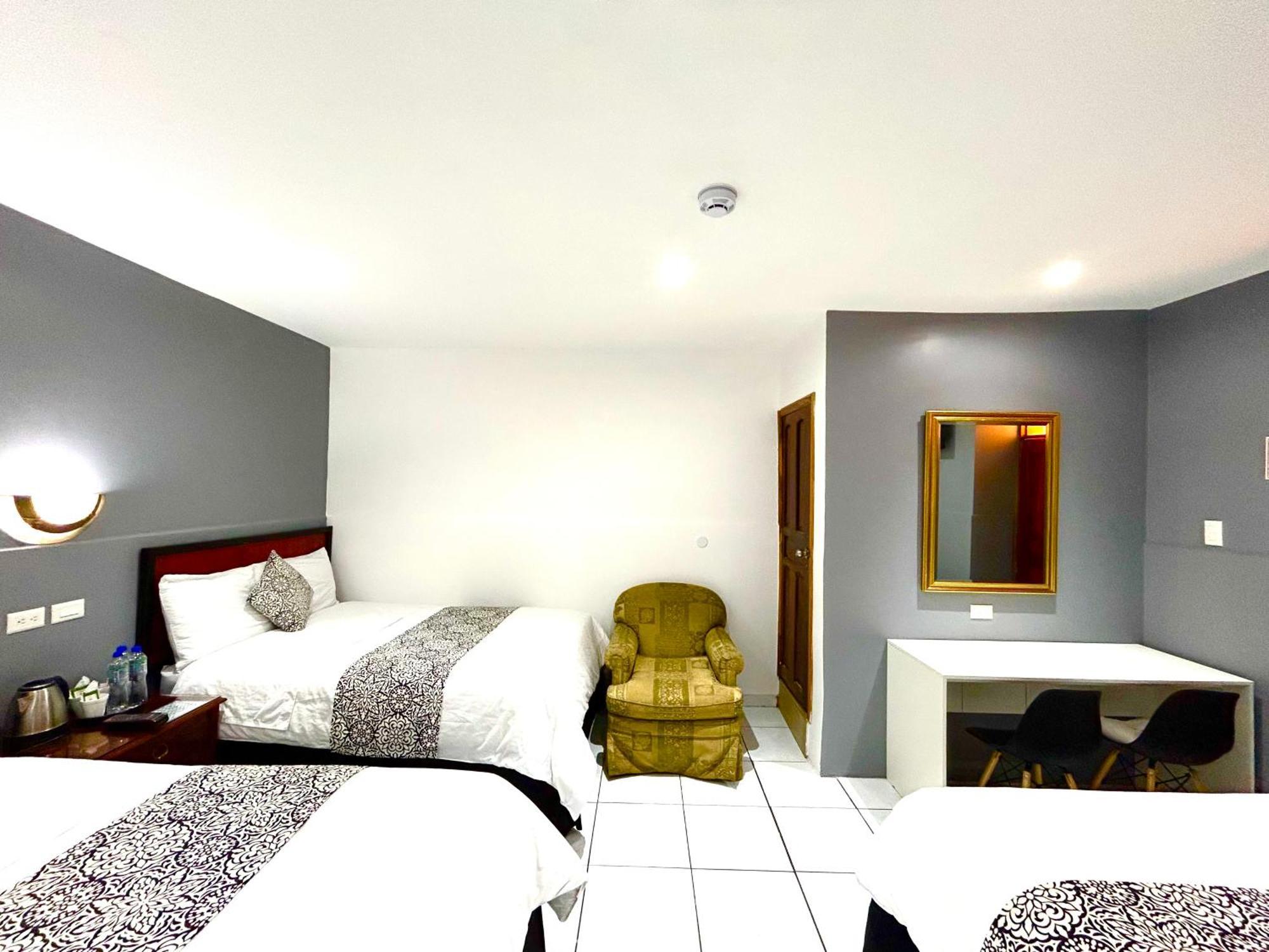 Accel Hotel La Quinta Ibarra Exteriör bild