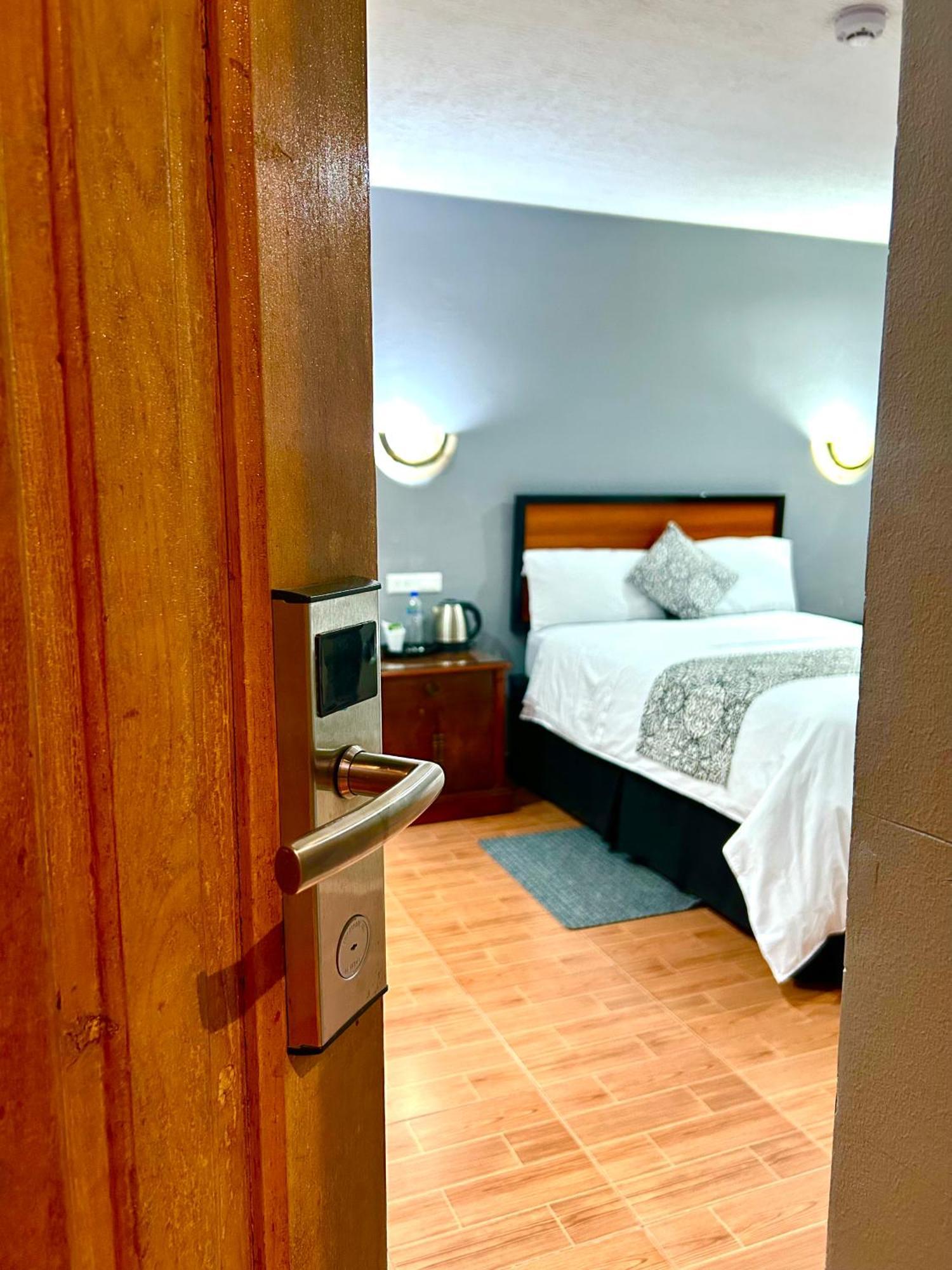 Accel Hotel La Quinta Ibarra Exteriör bild