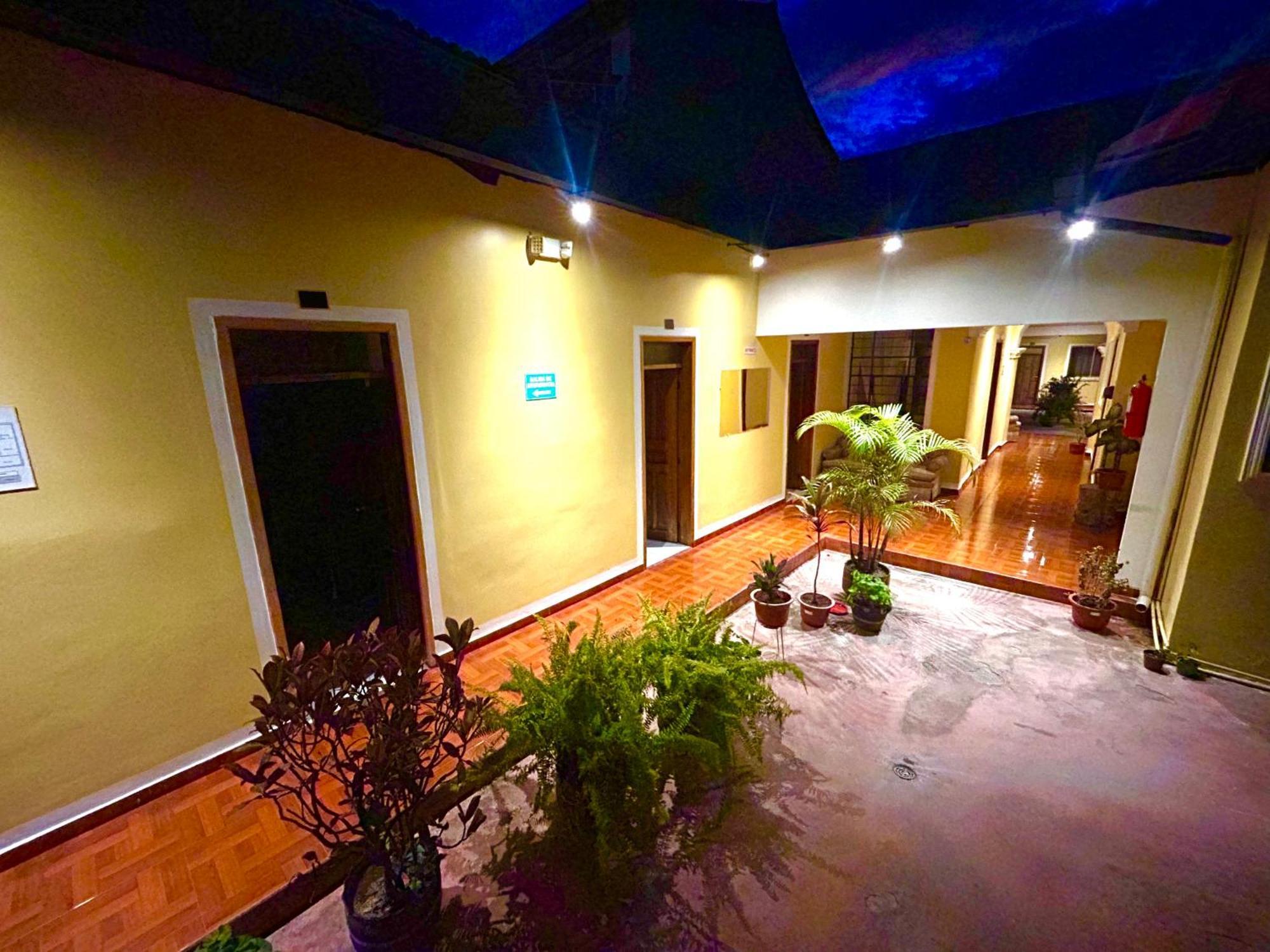 Accel Hotel La Quinta Ibarra Exteriör bild
